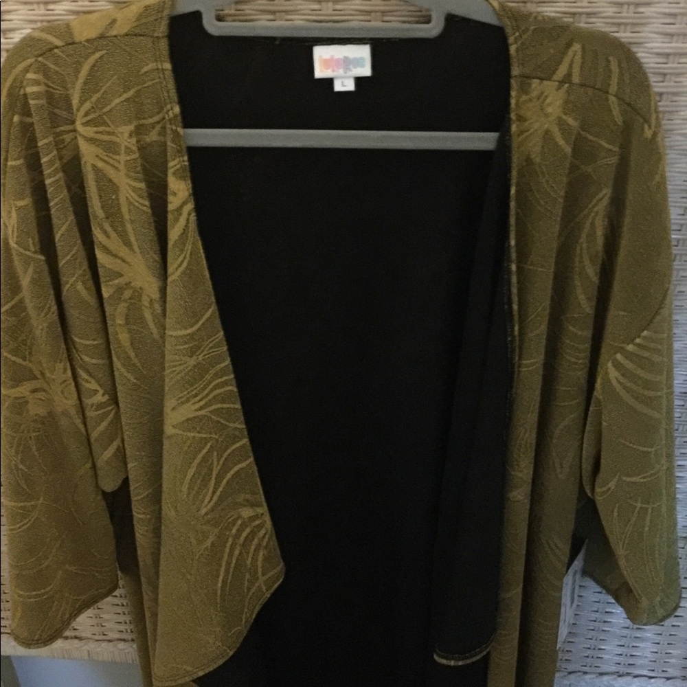 Lularoe Shirley NWT Size Large